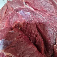 گوشت گوساله و گاو/کشتارروز/فاقد چربی و استخوان