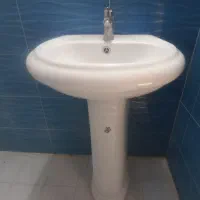 روشویی و شیر