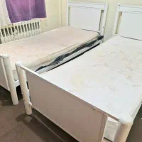 دو عدد تخت یک نفره فلزی با تشک
