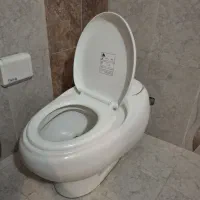 توالت فرنگی و روشویی برند کرد