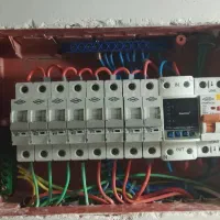 تعمیرات تخصصی برق خانگی و صنعتی