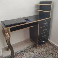 میز مشکی طلایی