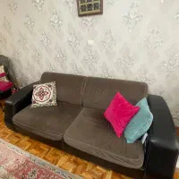 مبلمان با دسته های چرم ومرغوب