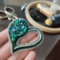 سنجاق سینه جواهر دوزی