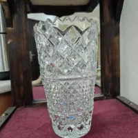 گلدان خشتی امریکایی قدیمی(جنس کریستال)