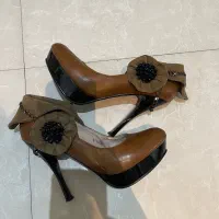 کفش پاشنه دار مجلسی