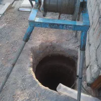 حفاری چاه وتخریب کاری استخر وجای لوله
