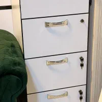 میز و فایل با جنس mdf بسیار تمیز
