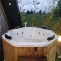 فروش جکوزی ۴ نفره