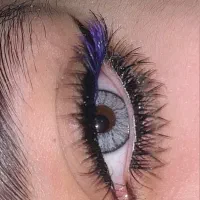 آموزش و خدمات کاشت مژه و ناخن تخصصی فقط پنج میلیون