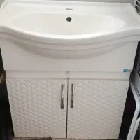 روشویی و آیینه