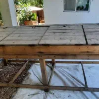 میز چوبی برای میوه فروشی