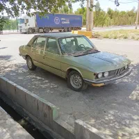 بی ام و ۵۱۸ مدل ۱۹۷۷میلادی رنگ انگوری