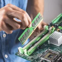خدمات تعمیرات لپ تاپ ، کامپیوتر  نصب ویندوز در محل