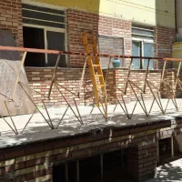 خانه ای کلنگی بر خیابان گلبرگ