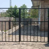 درب آهنی ویلا (حیاط)