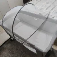 تخت کنار مادر