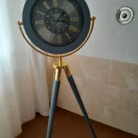 ساعت دیواری ایستاده