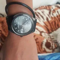 ساعت رولکس در حد نو رنگ جذاب زد آب