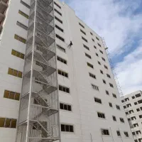 کار در ارتفاع با طناب بدون داربست راپل