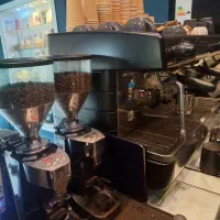 استخدام نیرو همراه با اموزش باریستایی