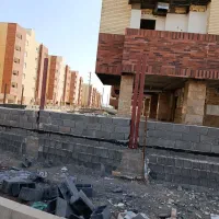 کارگر بنا وردست گچکار