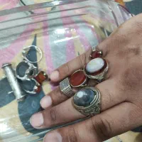 انگشتر نقره تمیز با نگین زیبا