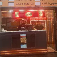 استخدام نیروی کار در پیتزا ۱۴۳ خیابان فلاطوری