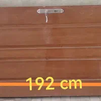 درب چوبی با دستگیره