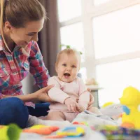 نیازمند پرستار خانم برای مراقبت از خانم باردار