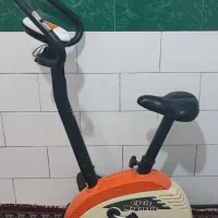 دوچرخه ثابت ورزشی