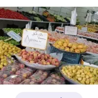 به دو نیرو. کار بلد در میوه فروشی نیاز متدین