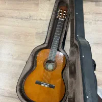 گیتار با کیس کاملا سالم و نو