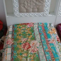 یک عدد تخت ۱نفره درحدنو۶ماه کارکرده