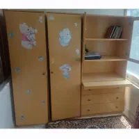 تخت  کودک و نوجوان و کمد و ویترین مناسب سیسمونی
