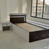 تخت و تشک و میز تلویزیون