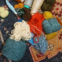 فروش تعدادی نخ تابلو فرش ،دفعه و دو تا چاقو