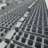 بلوک ساختمانی و محوطه