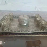 یه دست گالش با سینی وقندان وسه عدد قاشق نقره