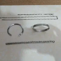 گردنبند و دستبند