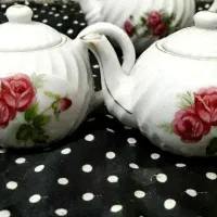 فنجان قهوه قندپهلو گلسرخی