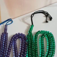 دو تسبیح سندلوس. قیچی بر