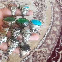 انگشتر نگین دار