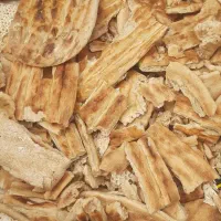 نون خشکه خوراک دام