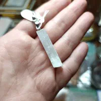 گردنبند سنگ سلنایت خام