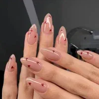 کاشت ناخن با هزینه مواد ۳۰۰ تومن برای مدل