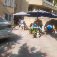 ۲۲۰ م ۴ خواب با حیاط مستقل  نزدیک مترو شریعتی