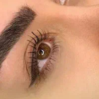 یه مدل خانم خوشگل برای فیبروز ابرو میخوام