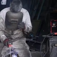 جوشکار‌ اسکلت درو پنچره