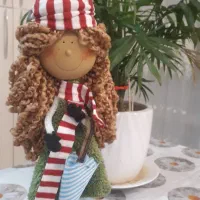 عروسک دختر و مزرعه ی ماکیان